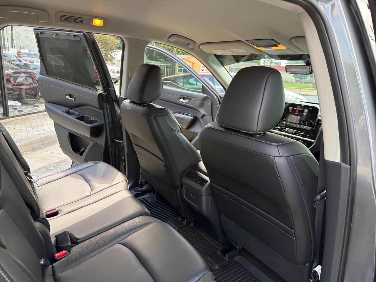 Nissan Pathfinder SL 2023