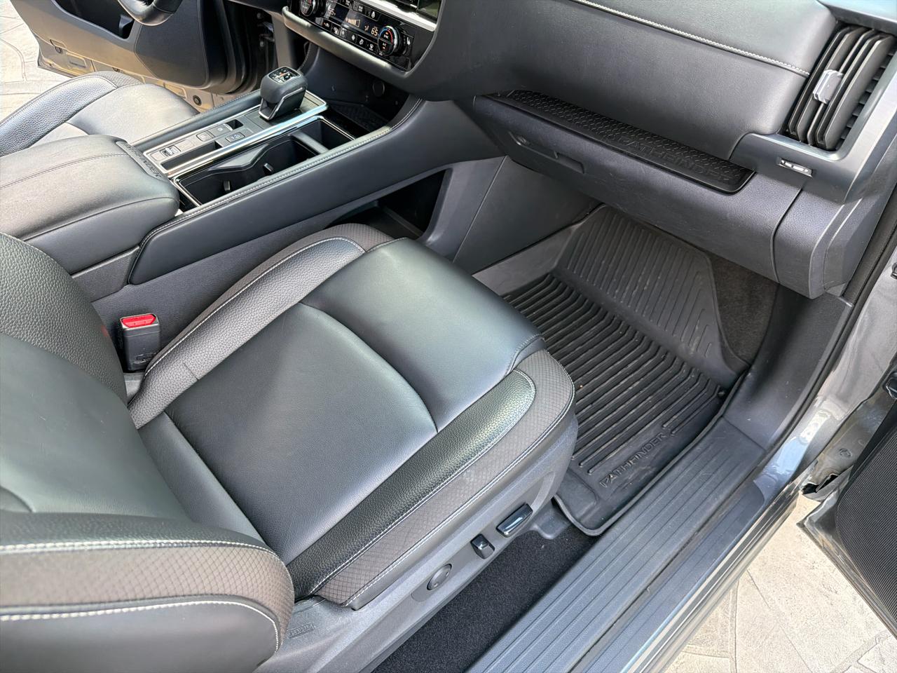 Nissan Pathfinder SL 2023