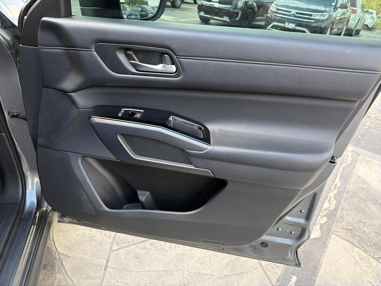 Nissan Pathfinder SL 2023