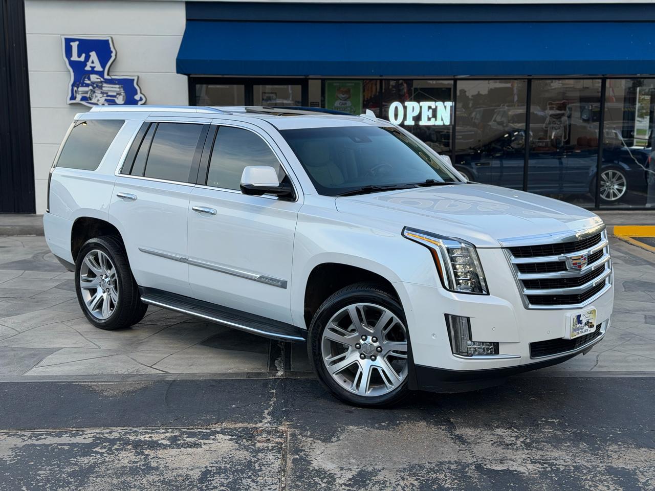 Cadillac Escalade Luxury 2WD 2019
