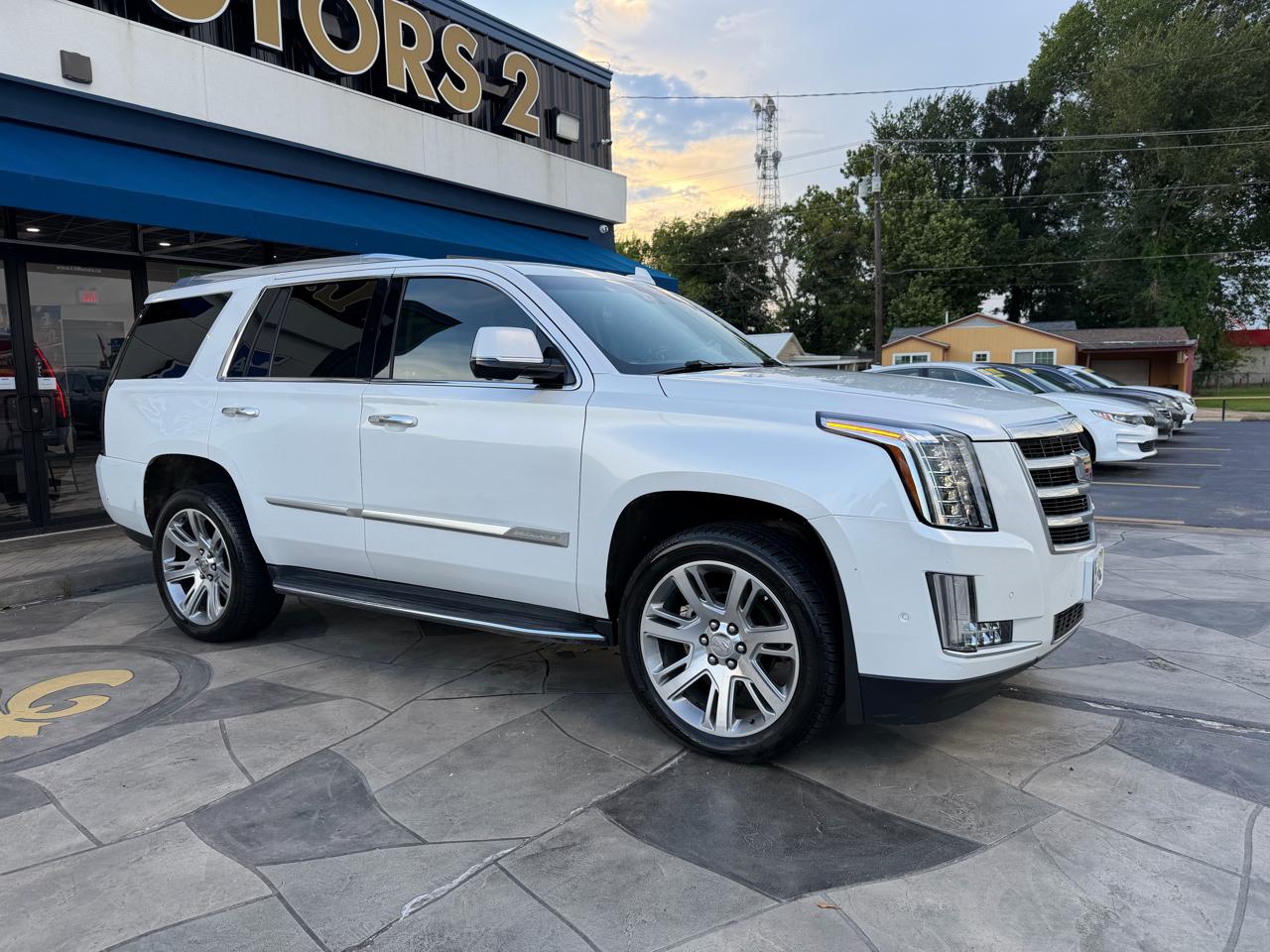 Cadillac Escalade Luxury 2WD 2019