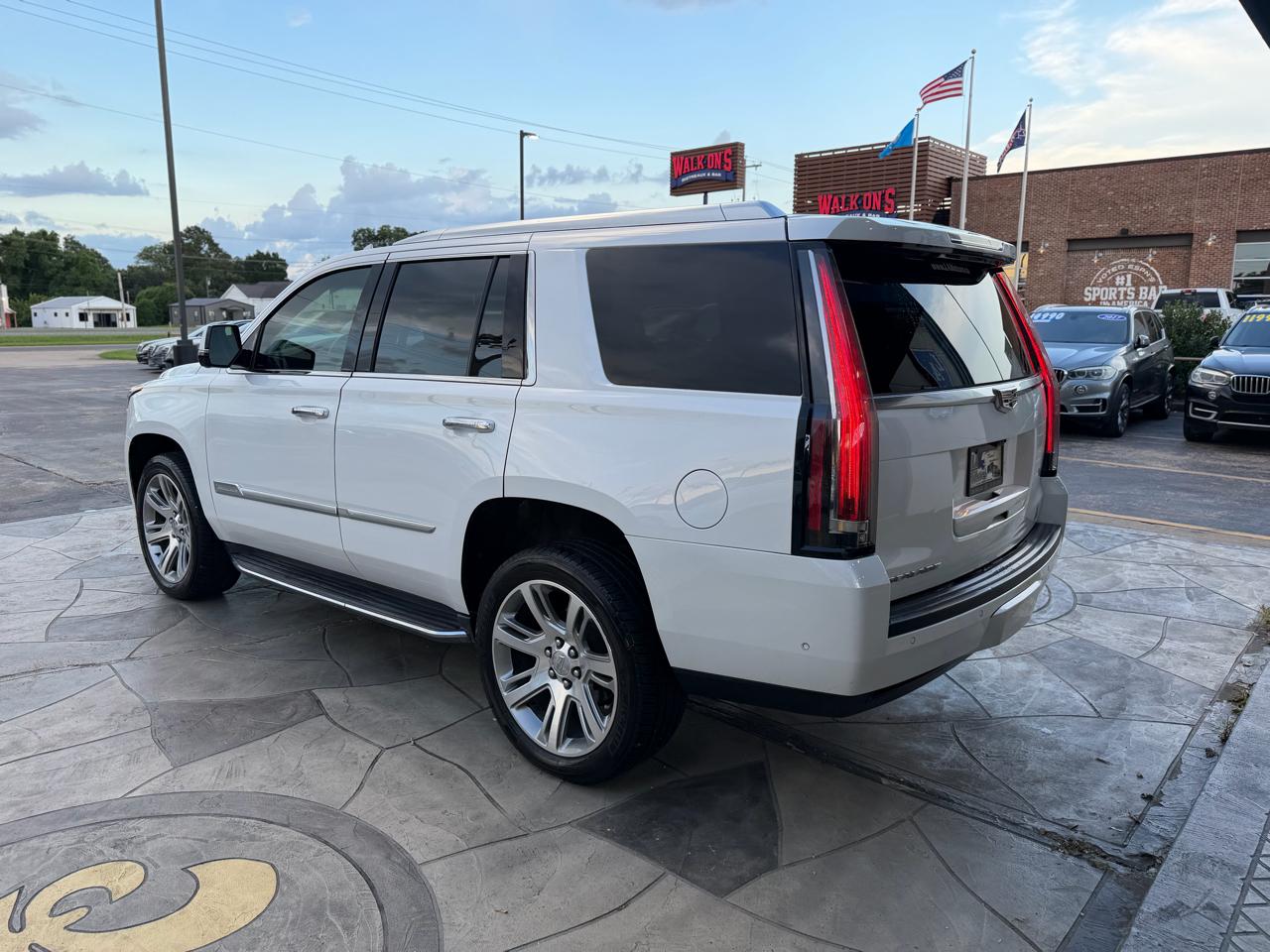 Cadillac Escalade Luxury 2WD 2019