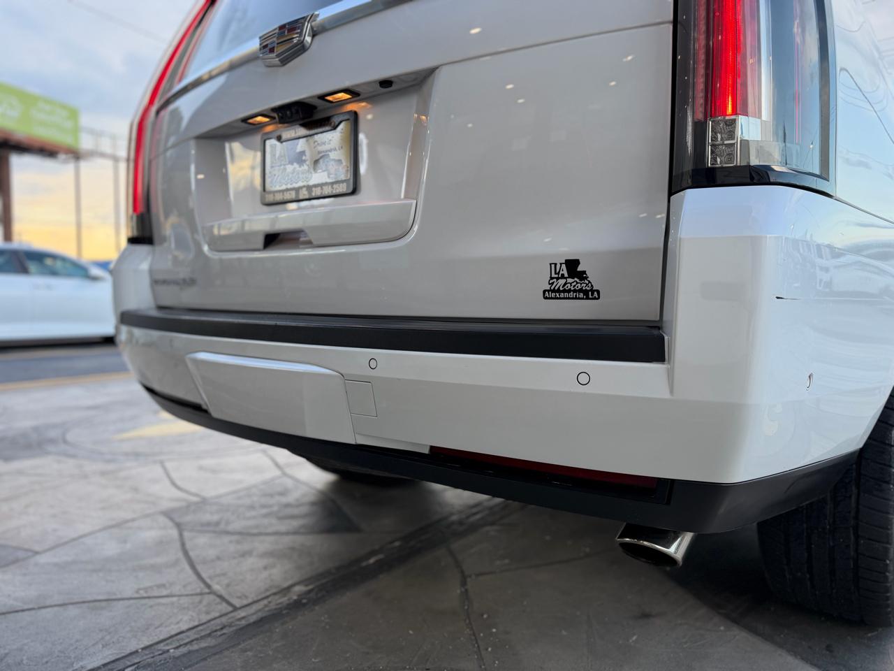 Cadillac Escalade Luxury 2WD 2019