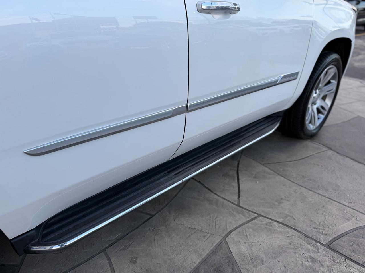 Cadillac Escalade Luxury 2WD 2019