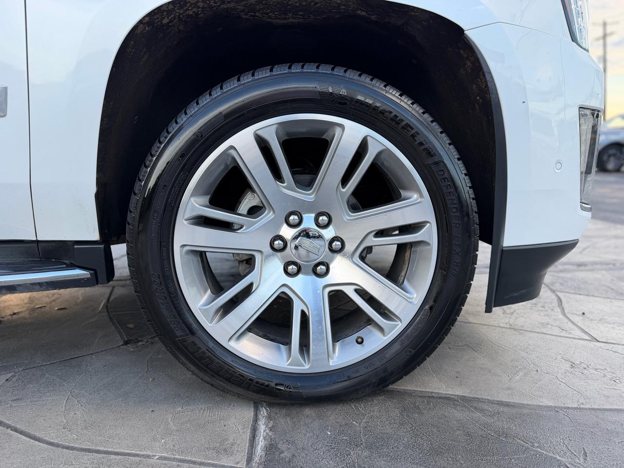 Cadillac Escalade Luxury 2WD 2019