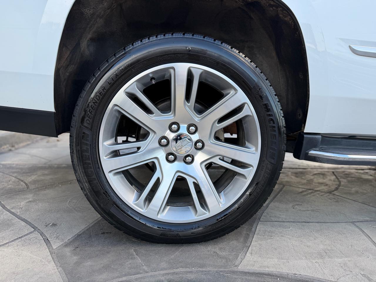 Cadillac Escalade Luxury 2WD 2019