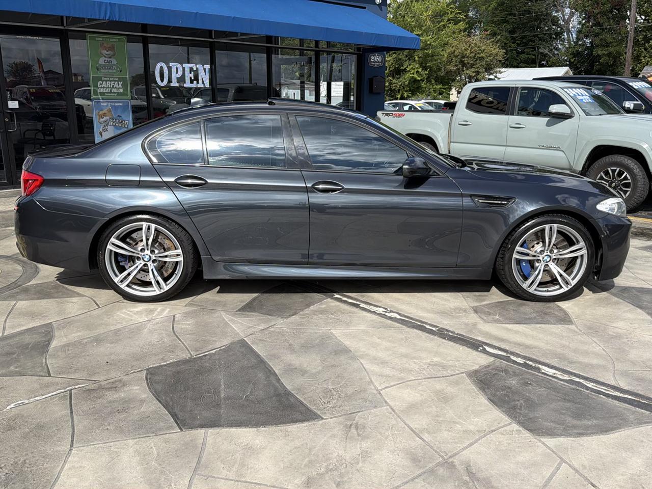 BMW M5 Sedan 2013
