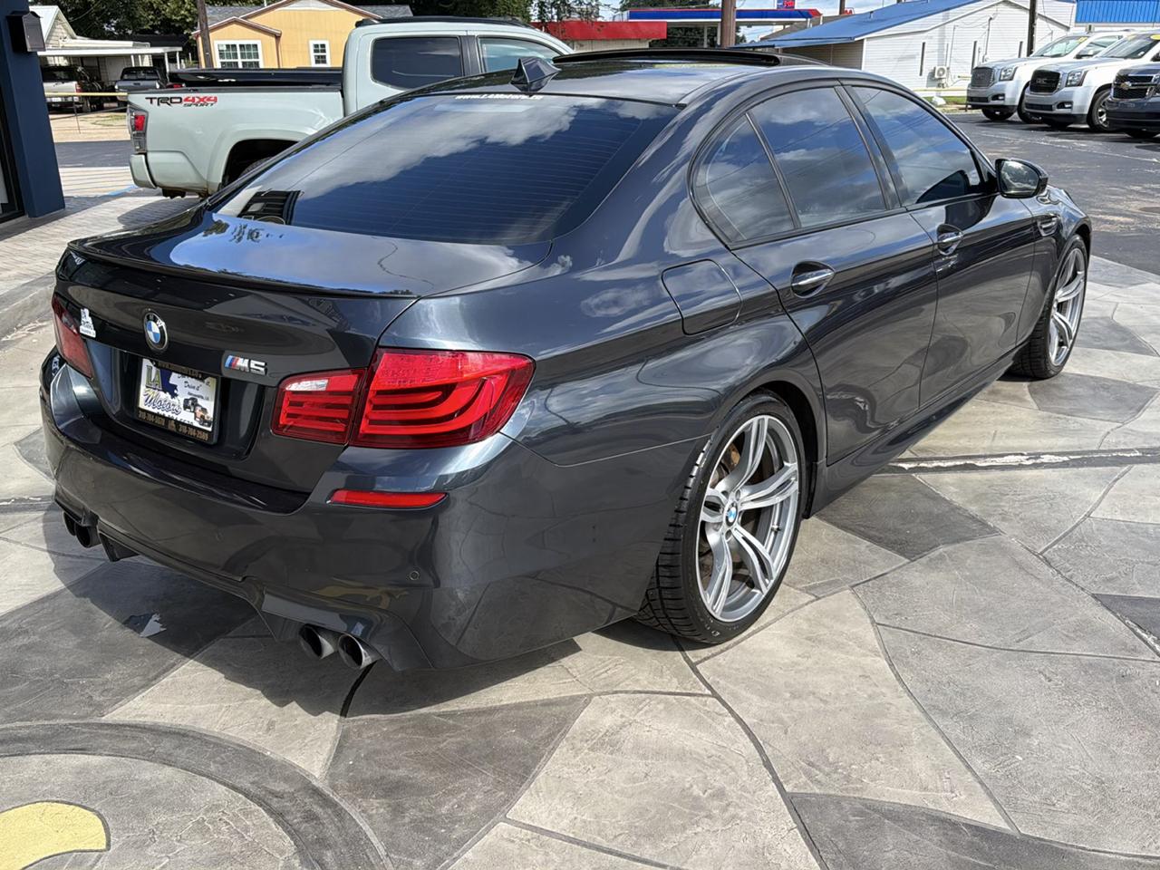 BMW M5 Sedan 2013