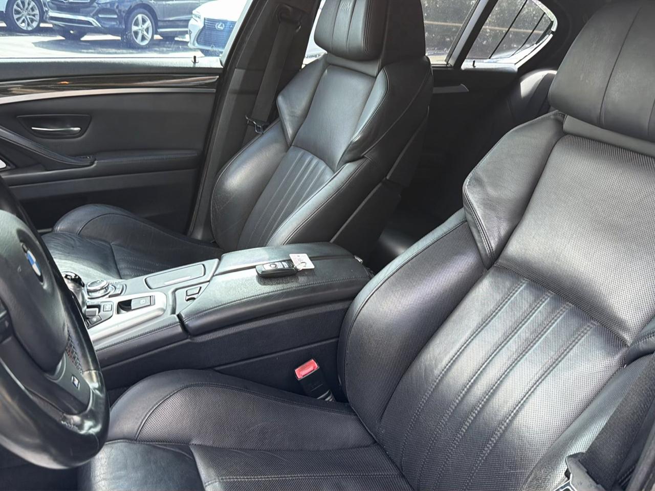 BMW M5 Sedan 2013