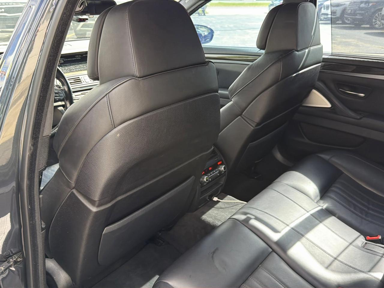 BMW M5 Sedan 2013