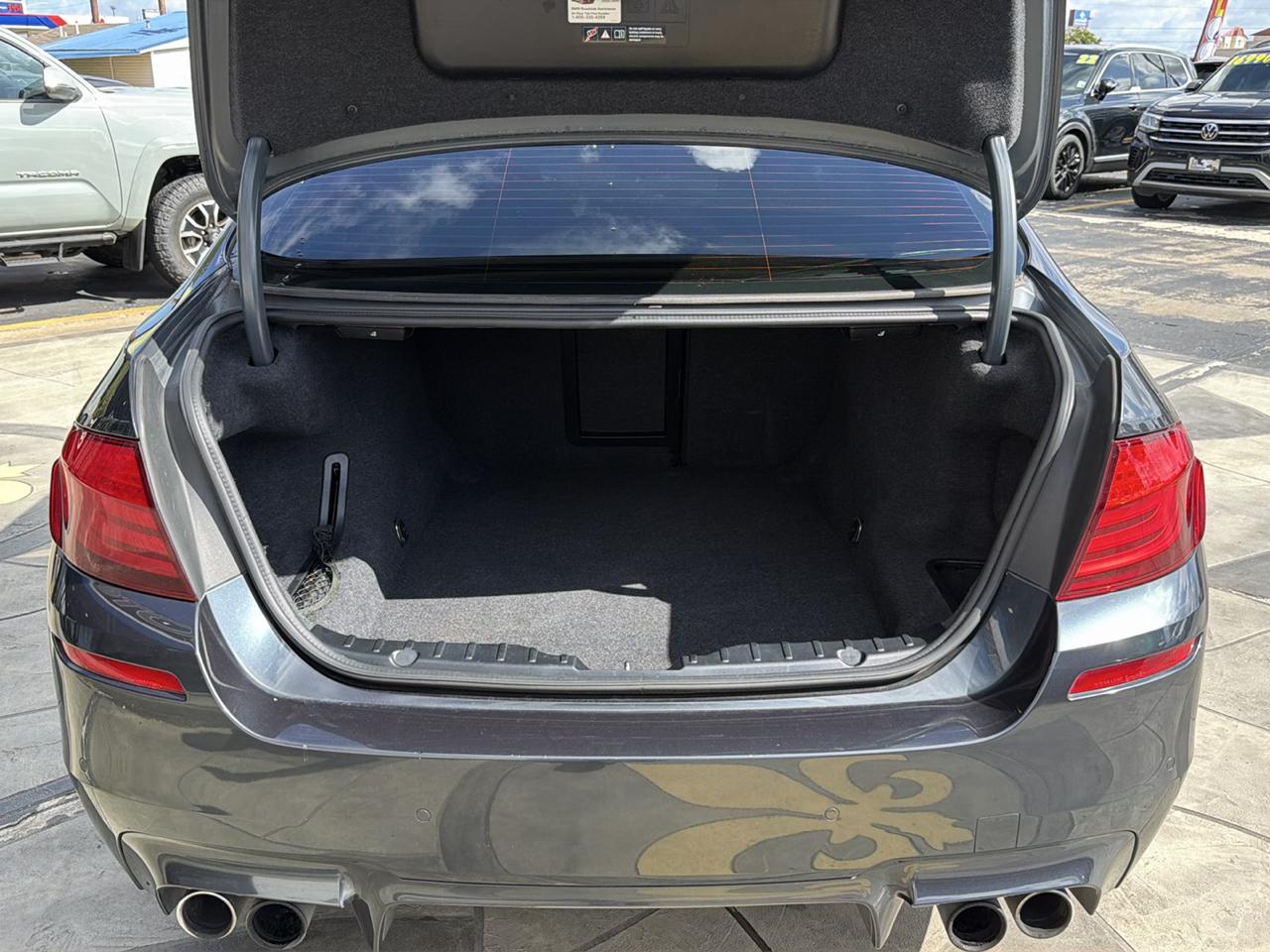 BMW M5 Sedan 2013