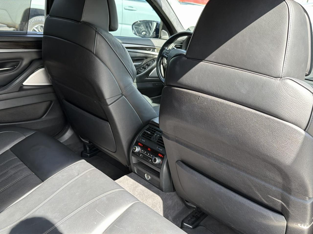 BMW M5 Sedan 2013