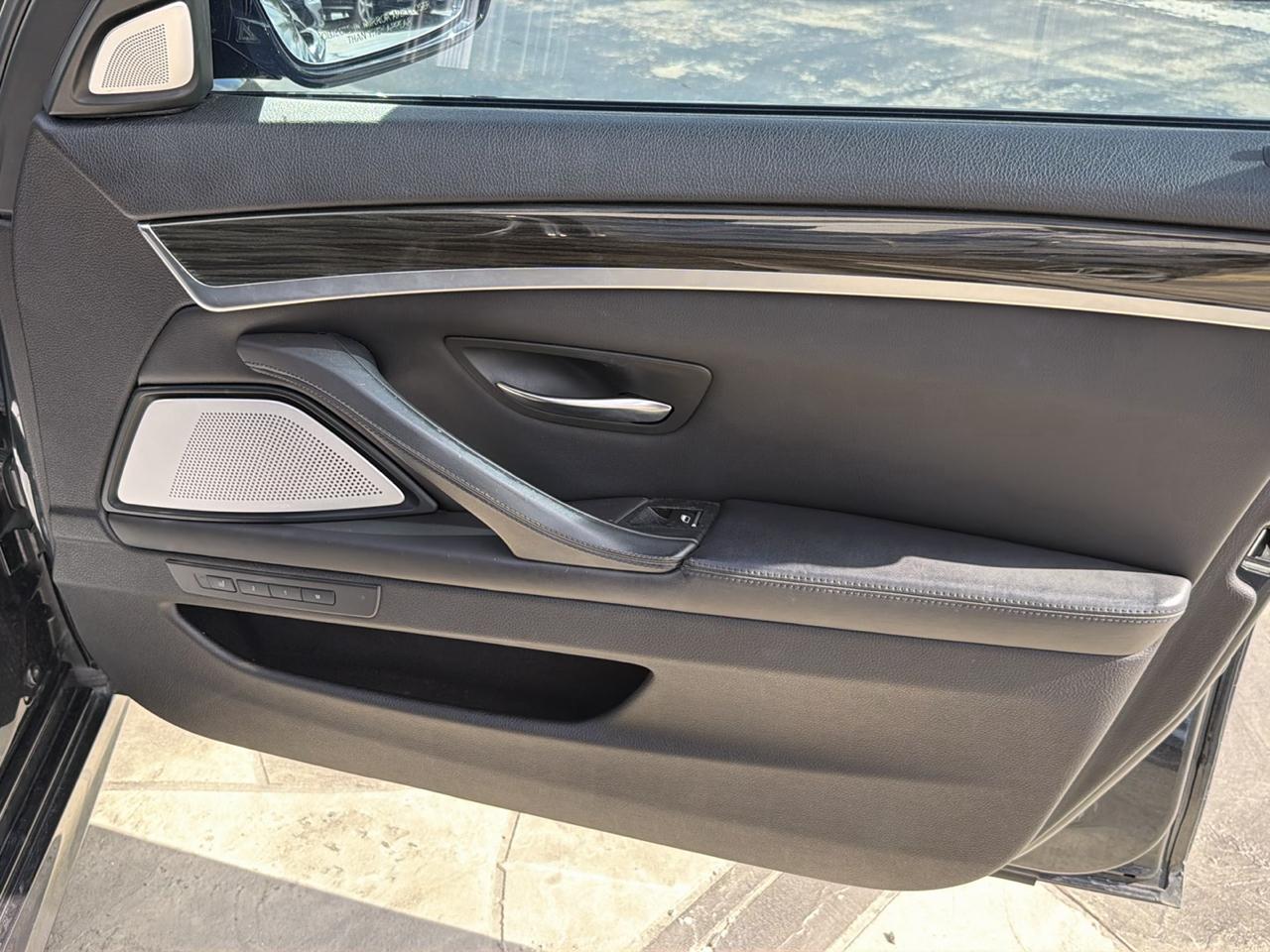 BMW M5 Sedan 2013