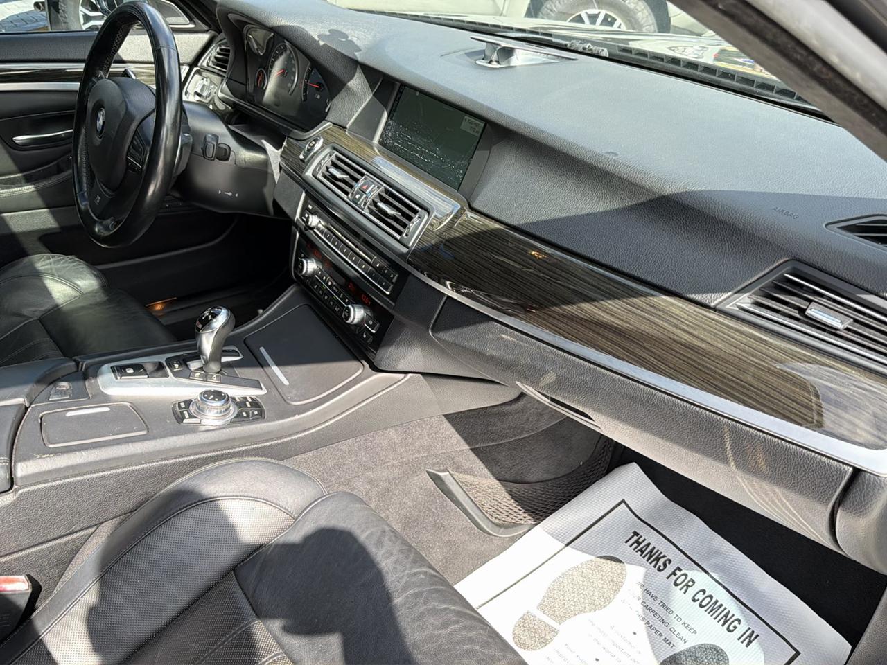 BMW M5 Sedan 2013