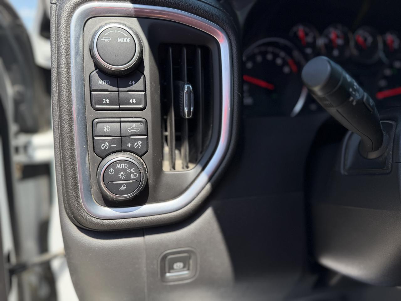 Chevrolet Silverado 1500 Limited LTZ Crew Cab 4WD 2022
