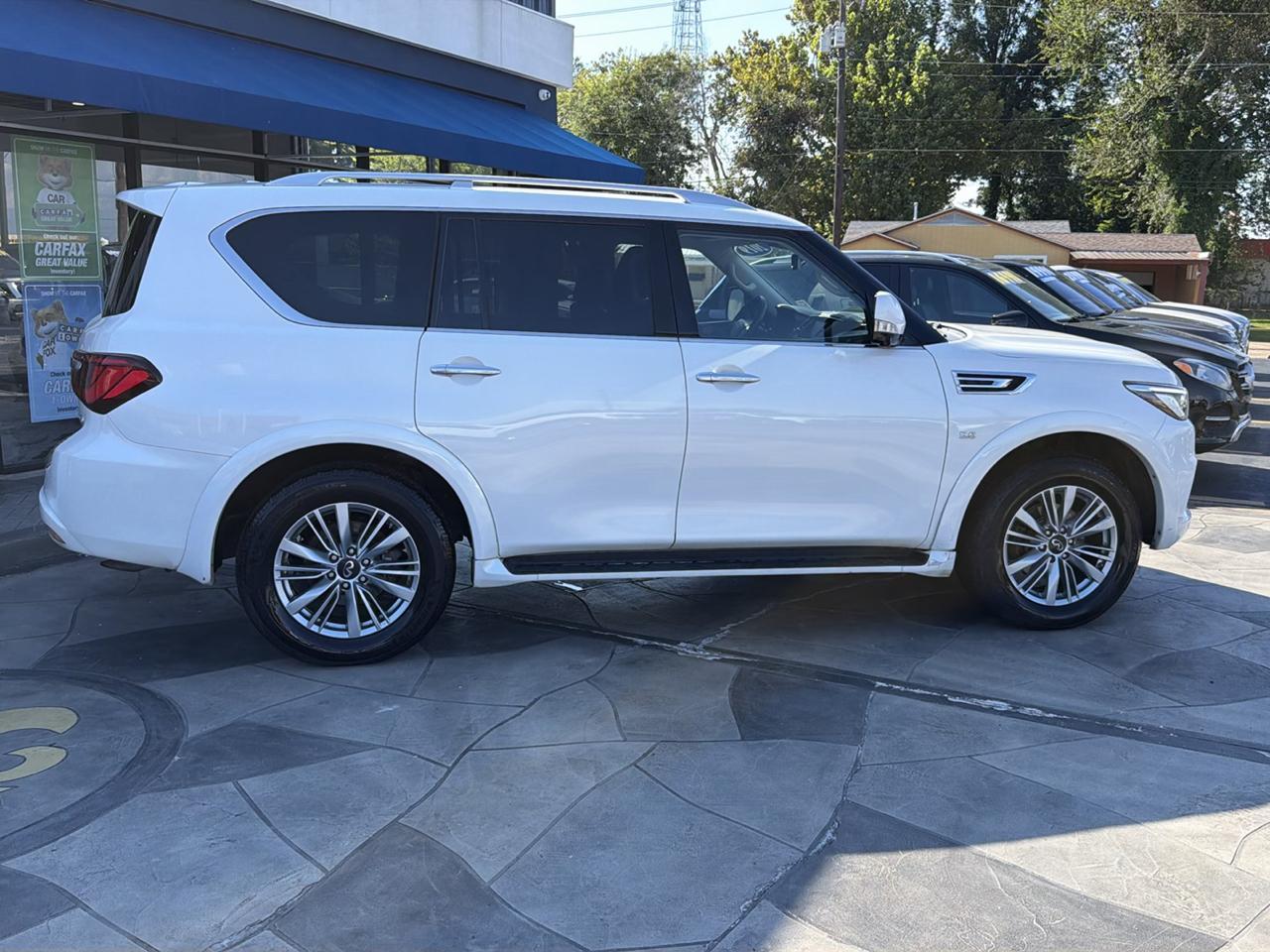 Infiniti QX80 LUXE 4WD 2019