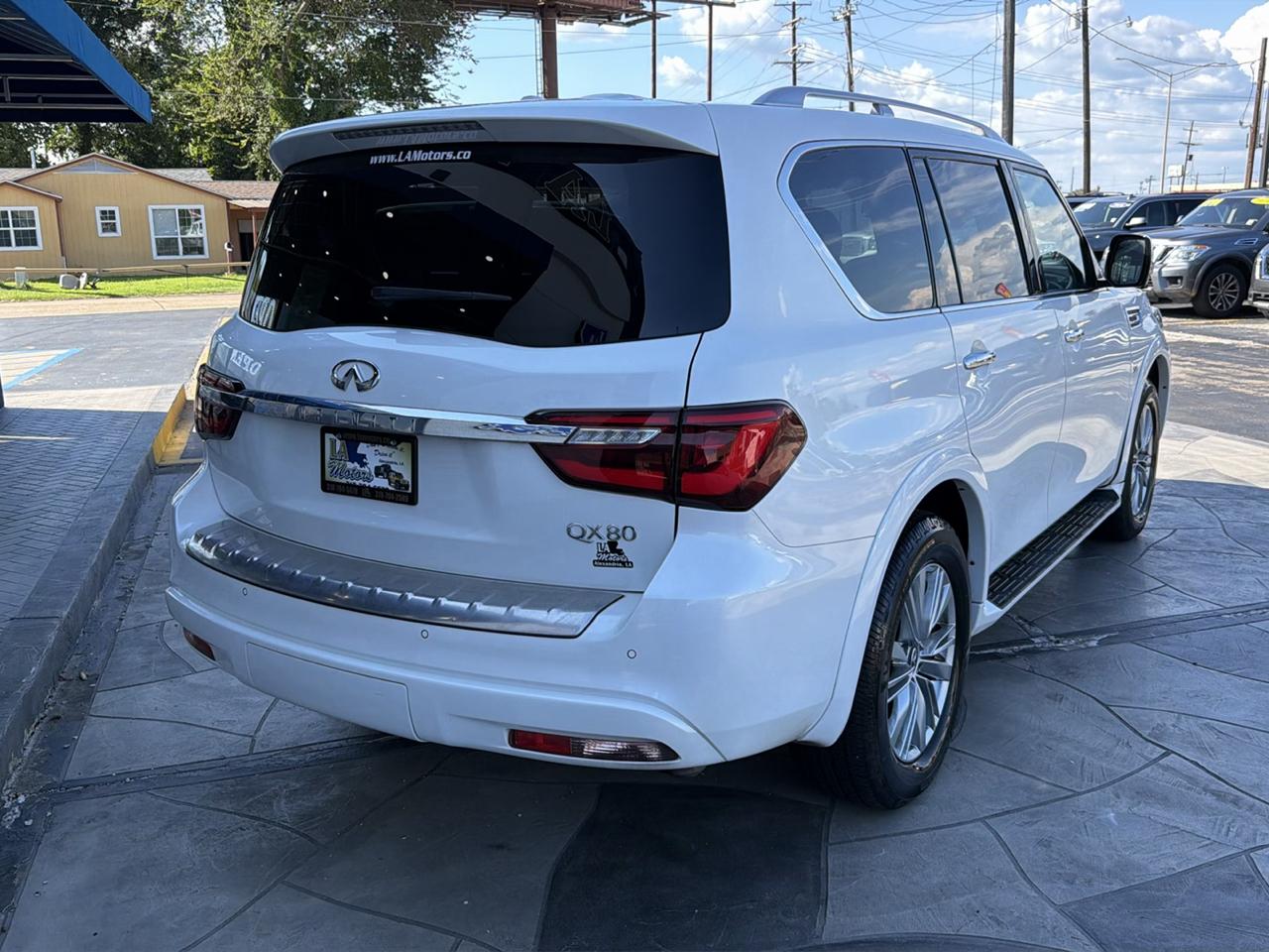 Infiniti QX80 LUXE 4WD 2019