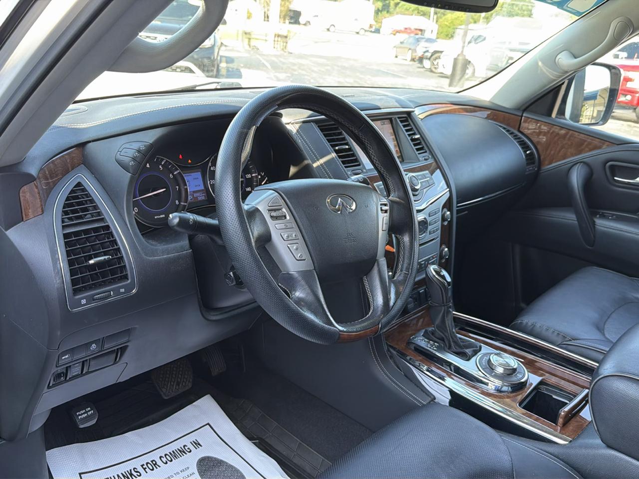 Infiniti QX80 LUXE 4WD 2019