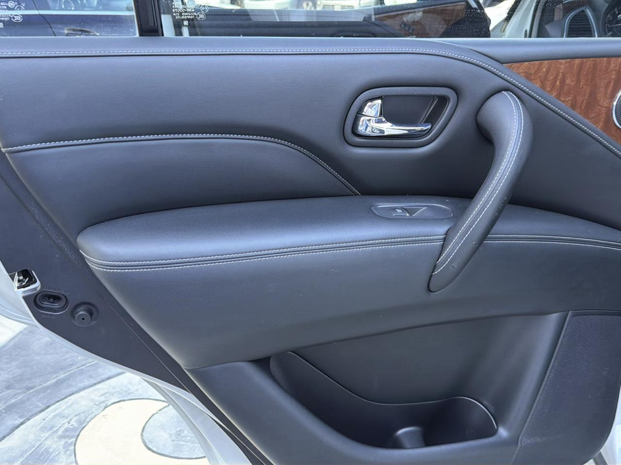 Infiniti QX80 LUXE 4WD 2019