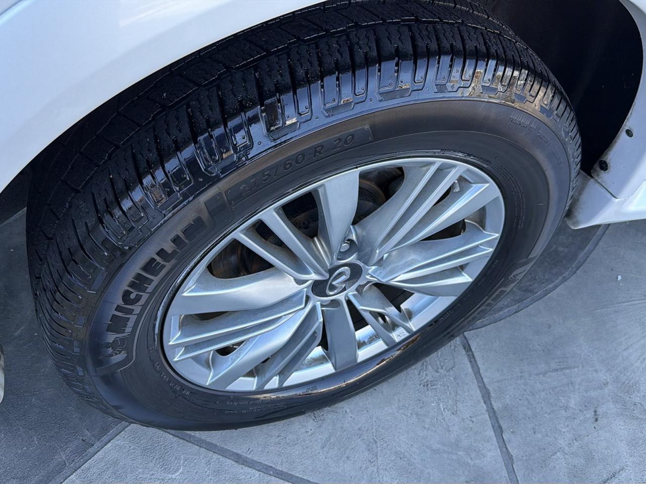 Infiniti QX80 LUXE 4WD 2019