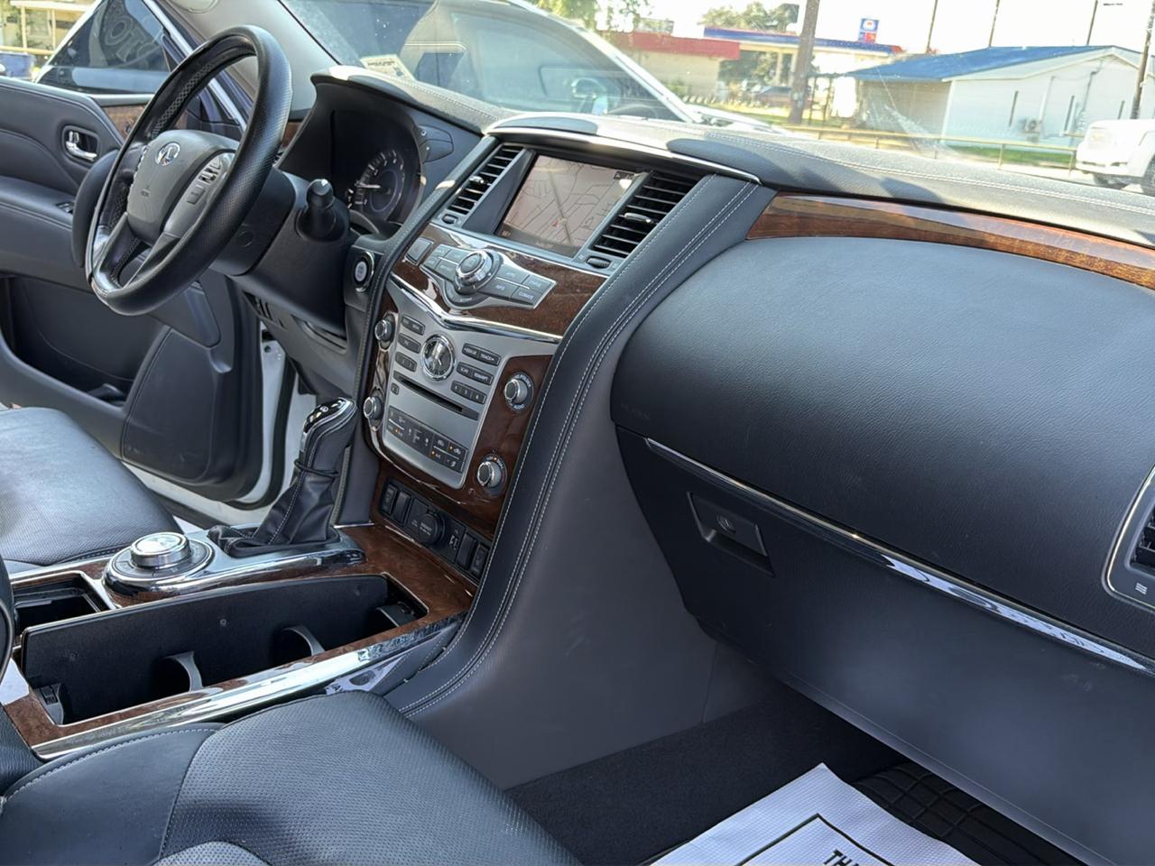 Infiniti QX80 LUXE 4WD 2019