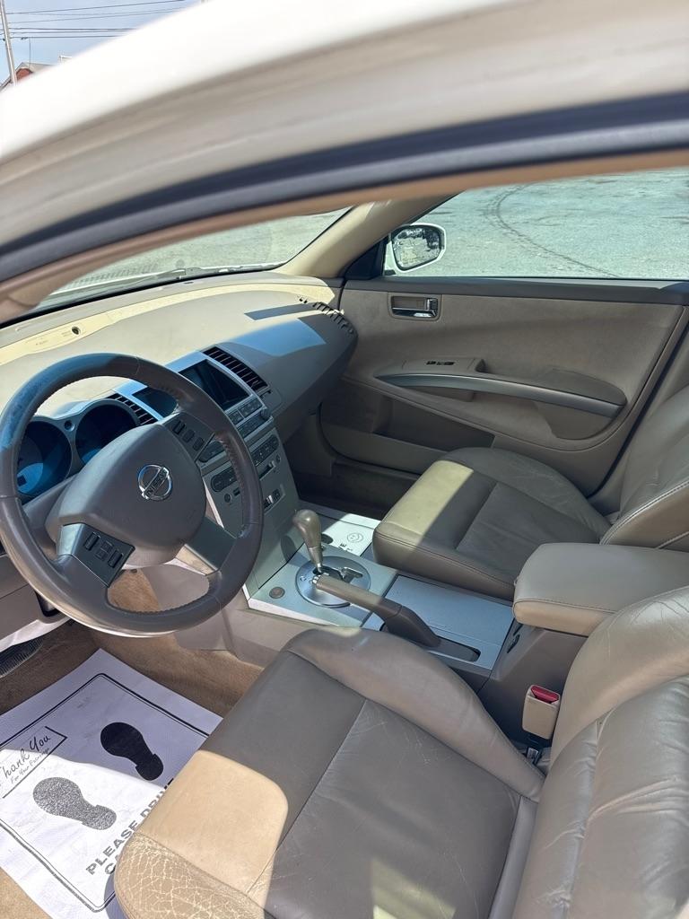 Nissan Maxima  2005