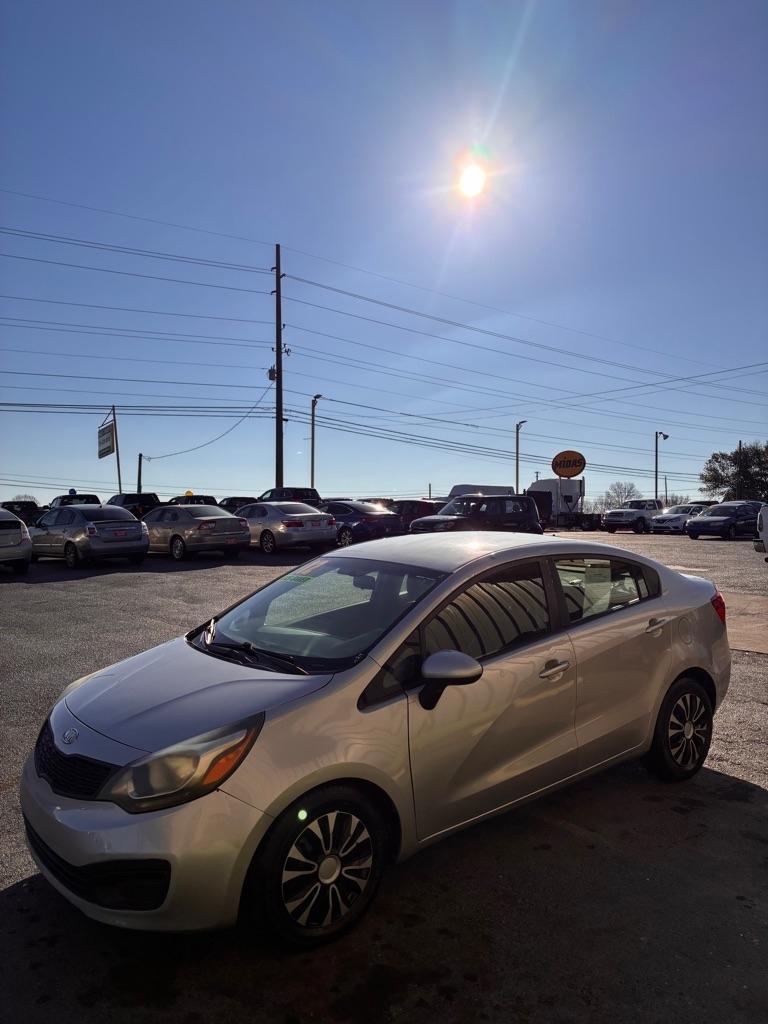 Kia Rio LX 2012