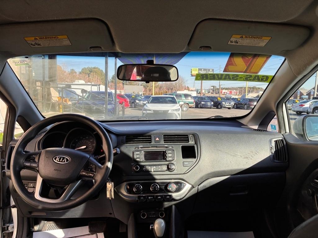 Kia Rio LX 2012