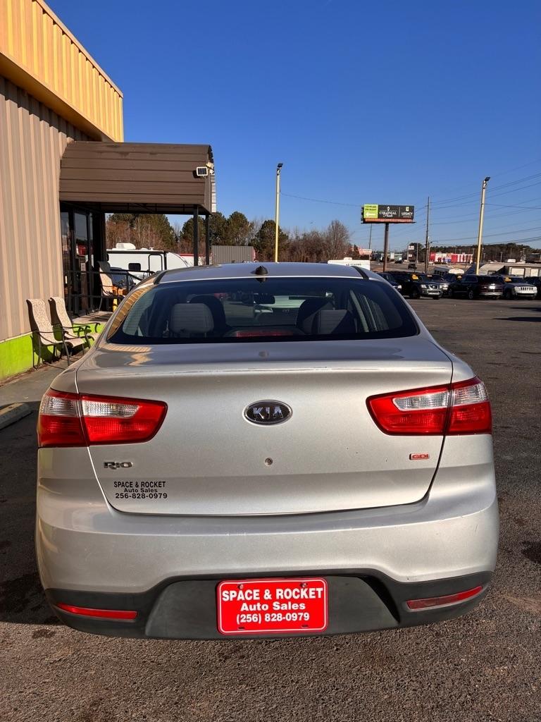 Kia Rio LX 2012