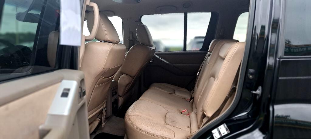 Nissan Pathfinder S 2010