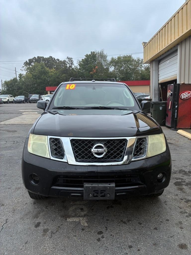 Nissan Pathfinder S 2010