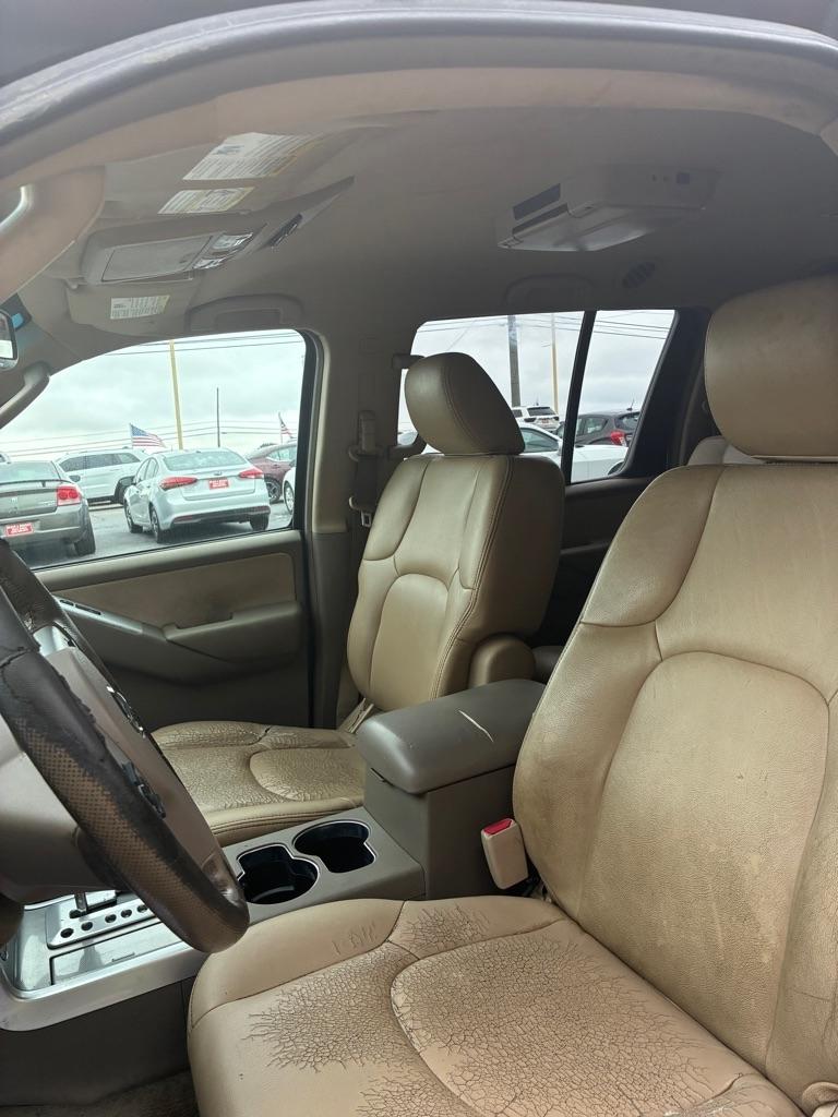 Nissan Pathfinder S 2010