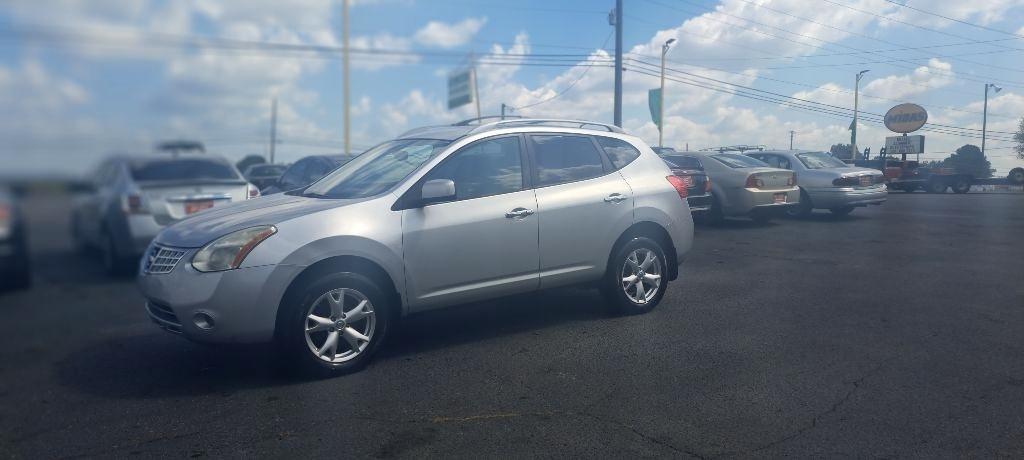 Nissan Rogue  2010