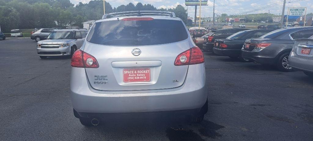 Nissan Rogue  2010