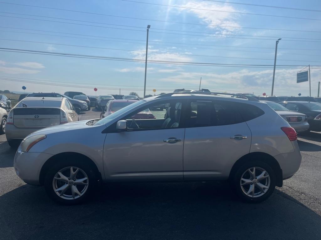 Nissan Rogue  2010