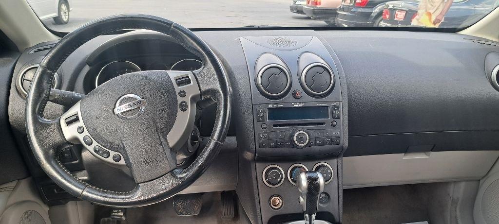 Nissan Rogue  2010