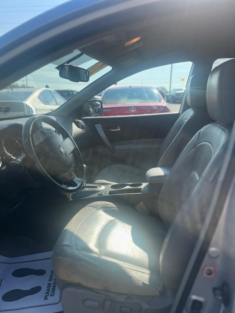 Nissan Rogue  2010