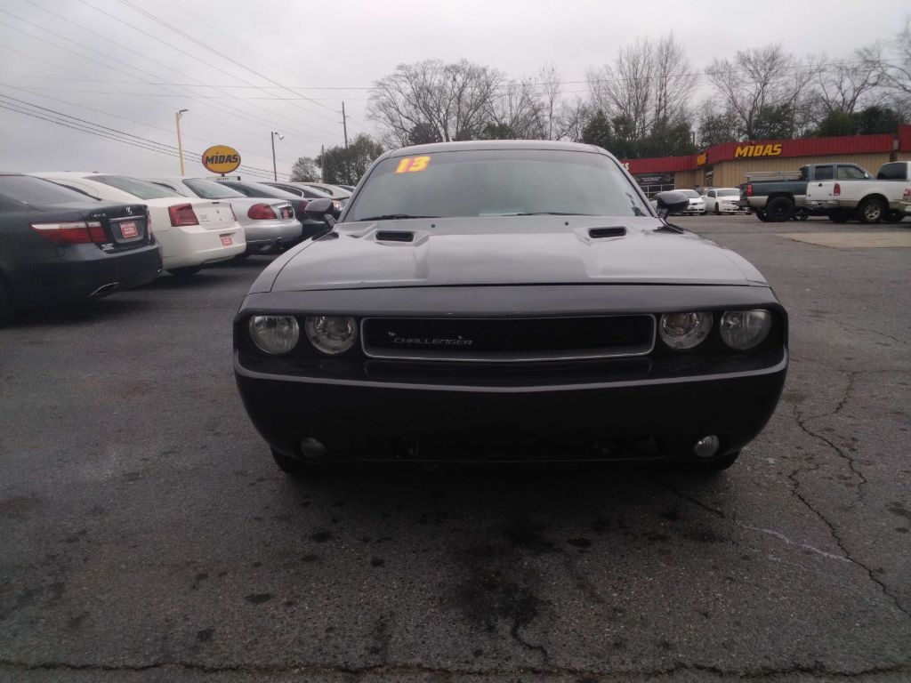 2013 Dodge Challenger SXT's photo