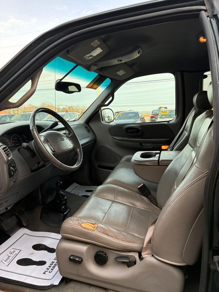 Ford F-150 Base 2001