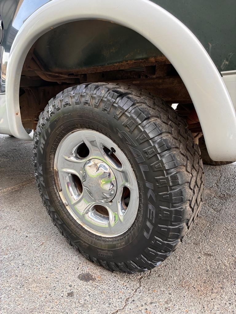 Ford F-150 Base 2001