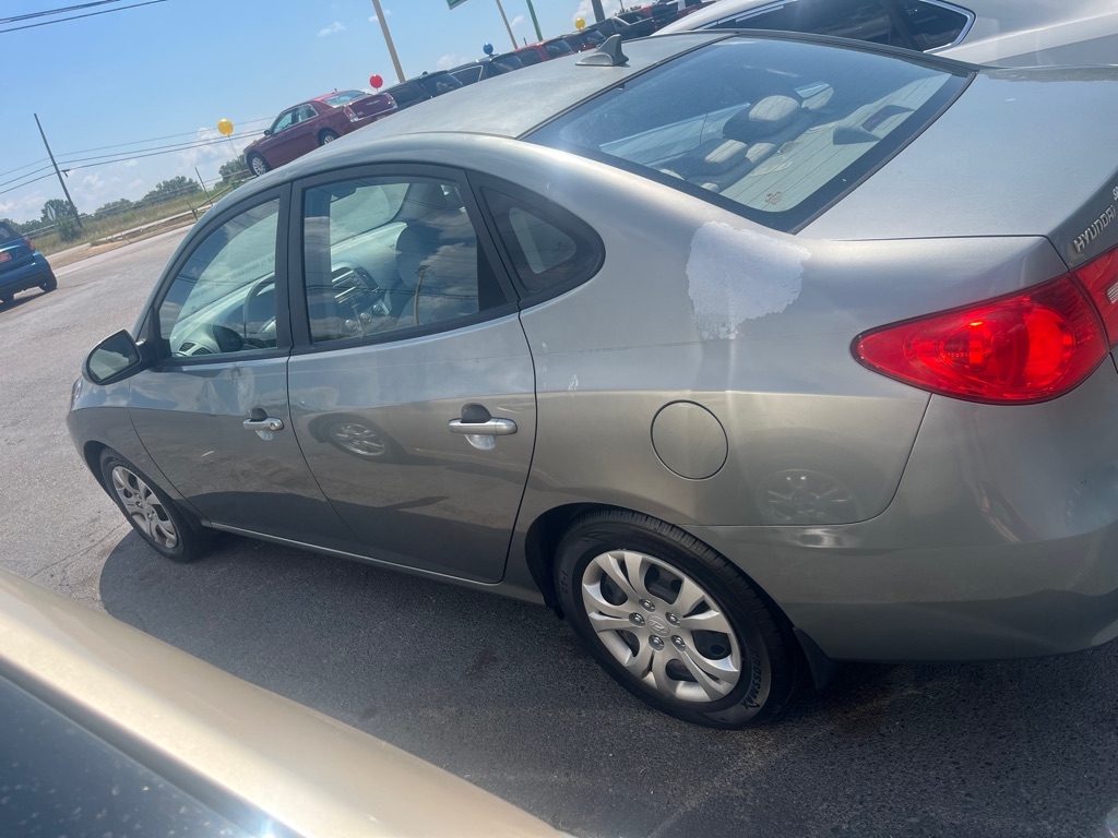 Hyundai Elantra  2010