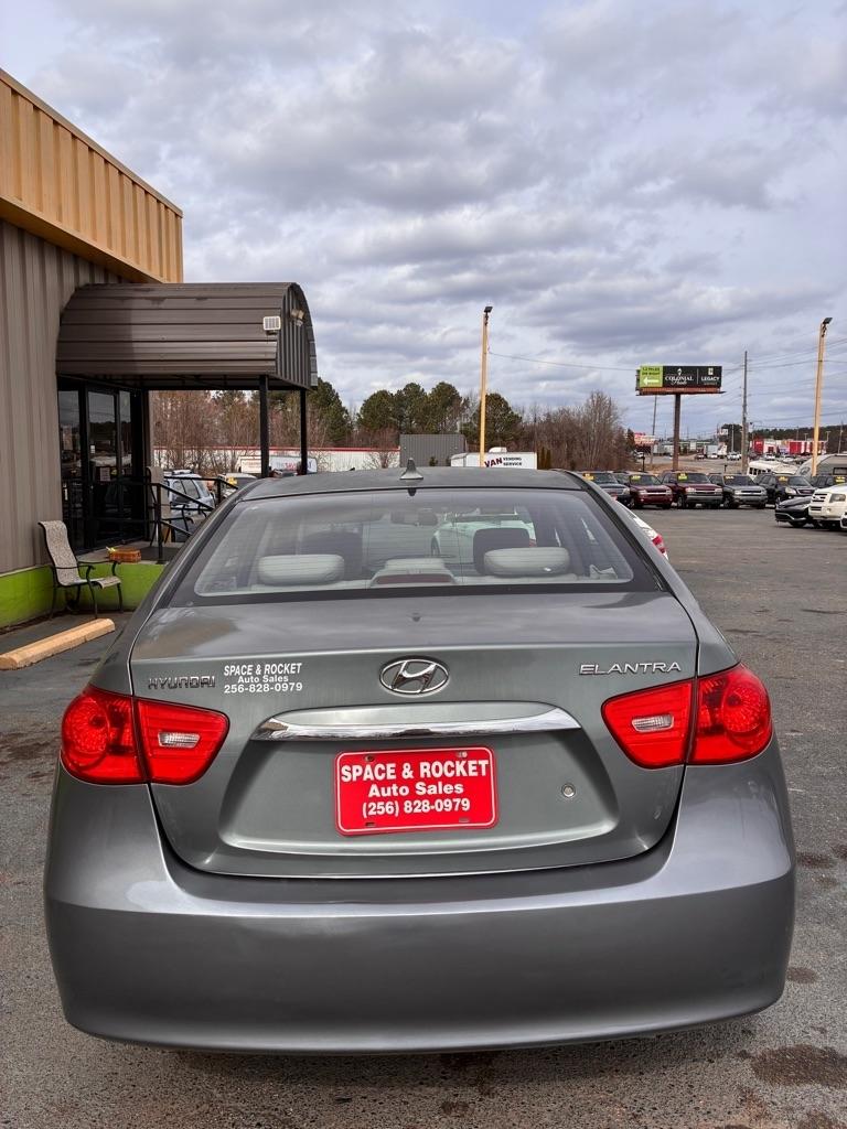 Hyundai Elantra  2010