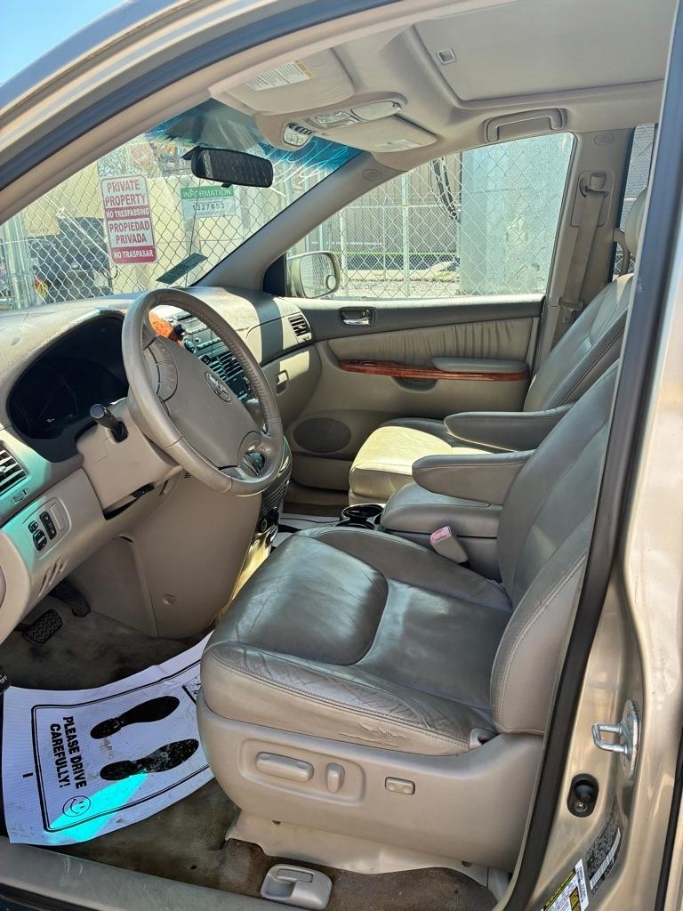 Toyota Sienna XLE 2008
