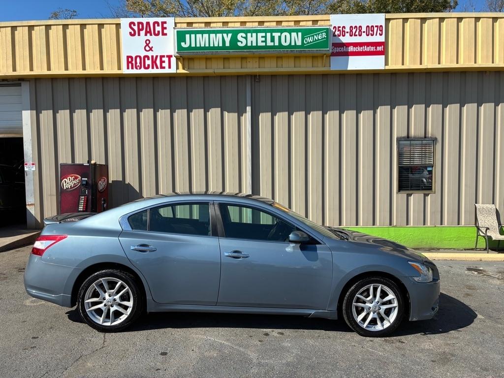 Nissan Maxima  2011