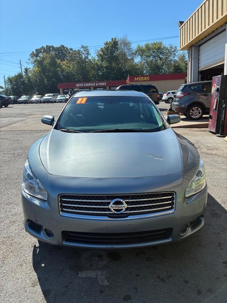 Nissan Maxima  2011