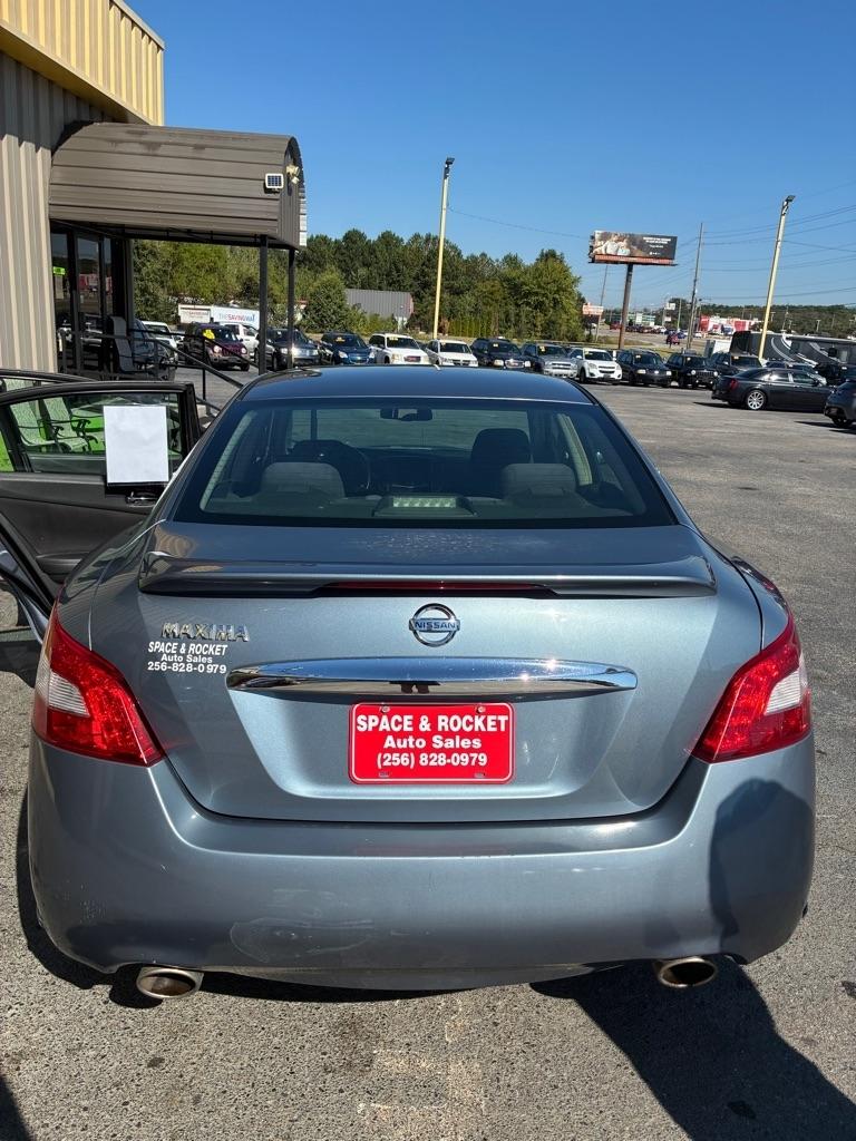 Nissan Maxima  2011
