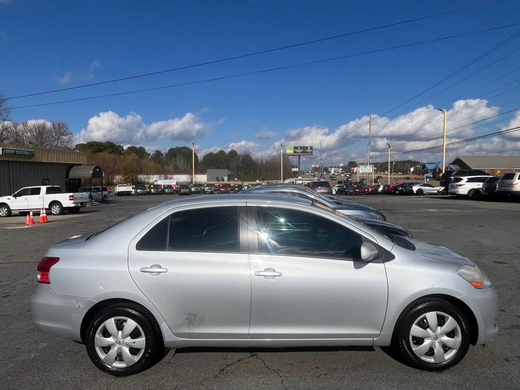 Toyota Yaris Base 2008