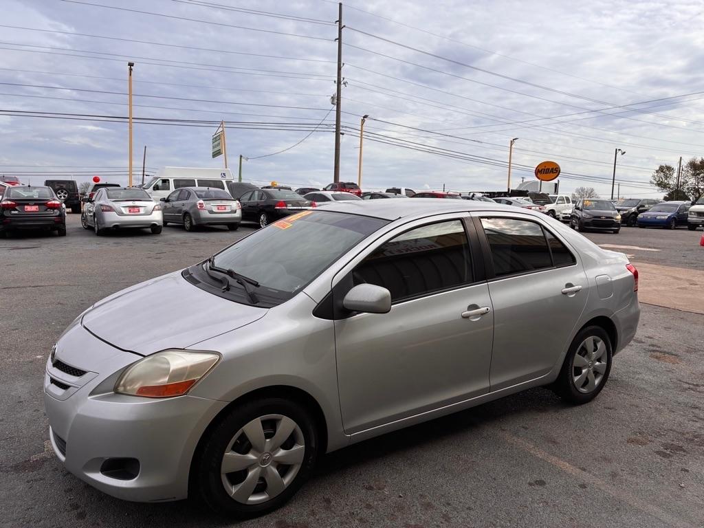 Toyota Yaris Base 2008