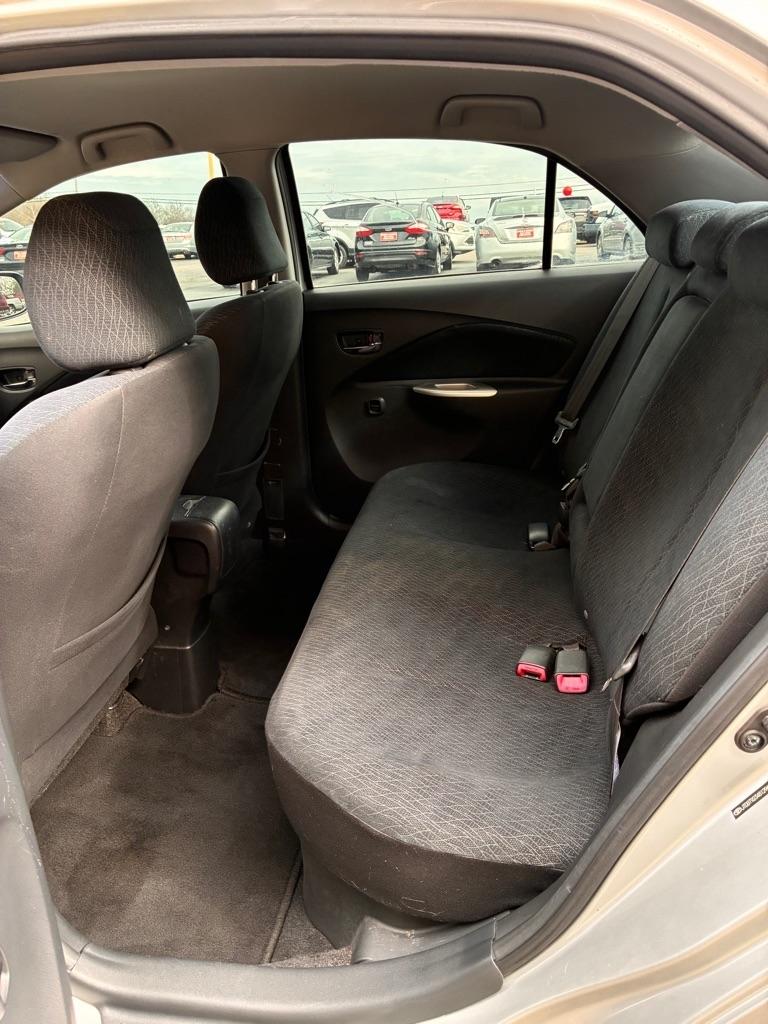 Toyota Yaris Base 2008