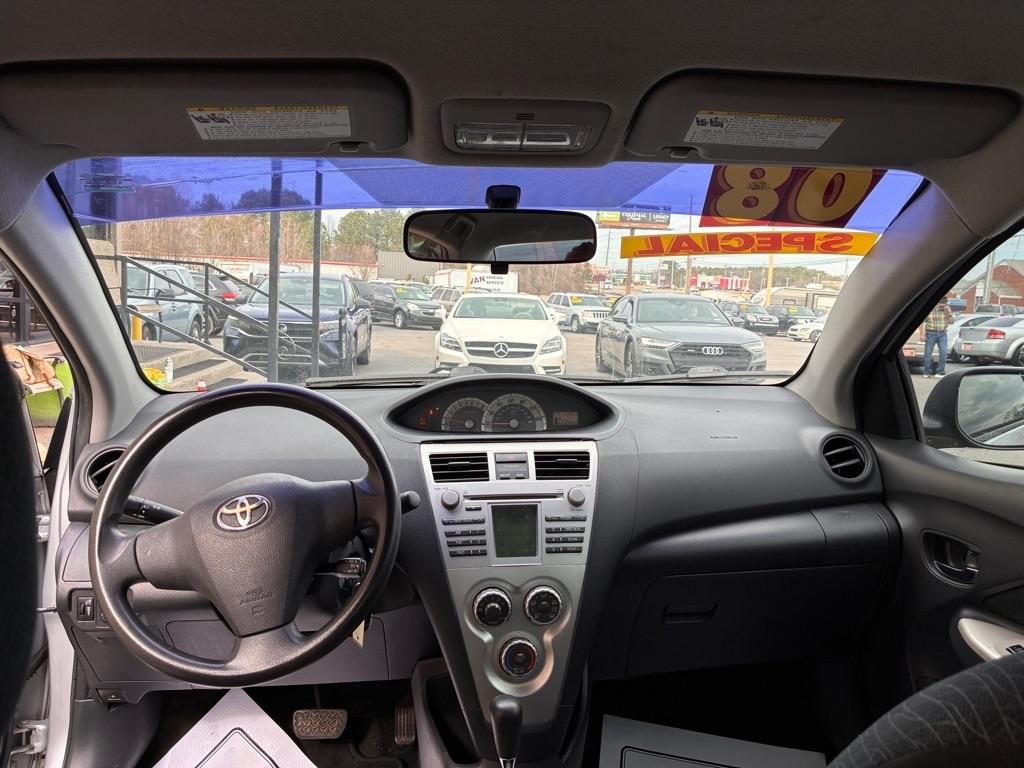 Toyota Yaris Base 2008